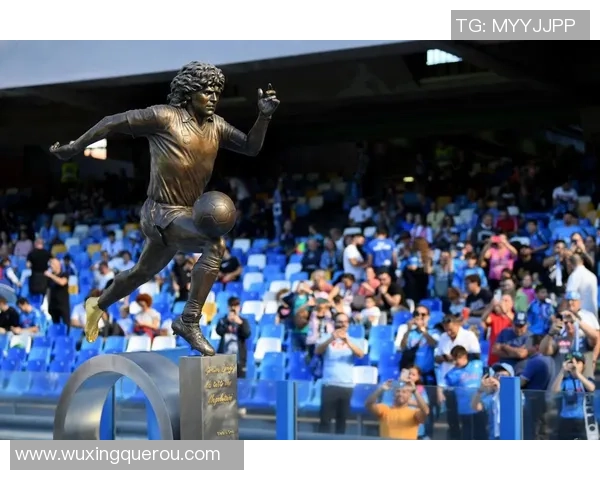 世界足球巨星雕像的迁移与安放地大盘点