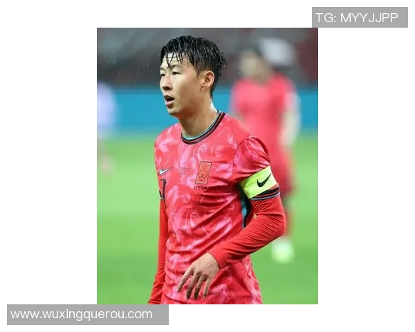 中国足球明星孙兴慜球技惊艳堪比星爷 球场上的独特风采