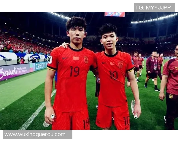 中国足球球星后代成长轨迹揭秘他们的足球梦想与成就