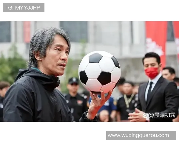 传奇老将再度绽放光芒 足球岁月里的不朽英雄与辉煌回忆
