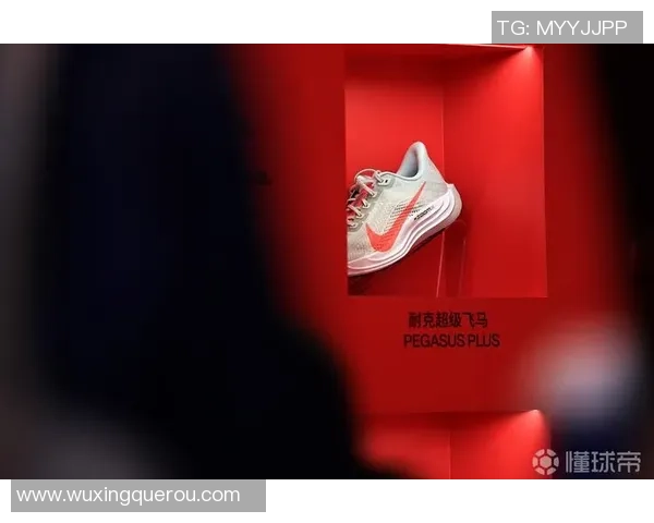 耐克足球球星系列T恤：结合运动科技与时尚元素的完美呈现