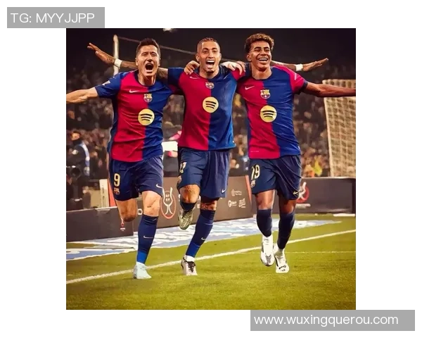 足球明星与子女共同成长的瞬间回顾父爱与传承的完美融合 足球明星与子女共同成长的瞬间回顾父爱与传承的完美融合